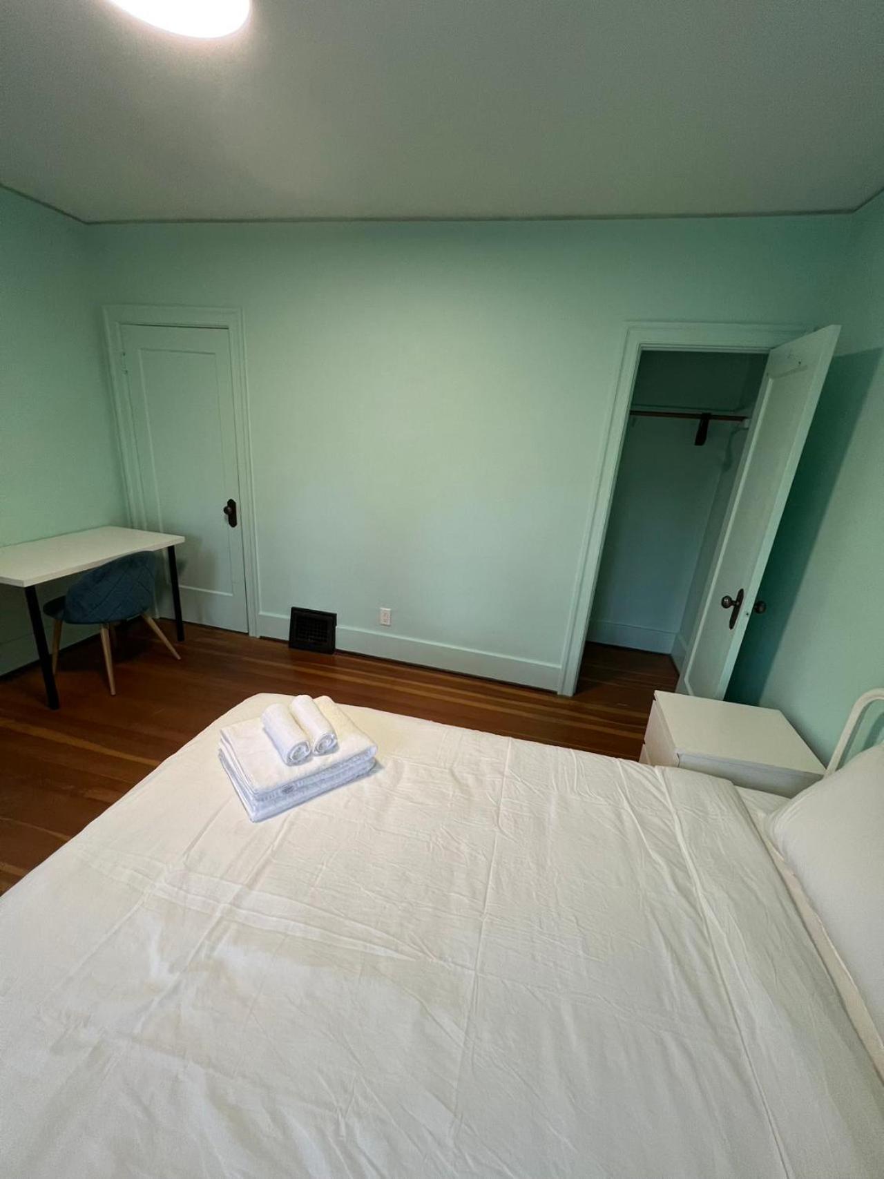 Vintage And Secluded Room In Vancouver West Zewnętrze zdjęcie